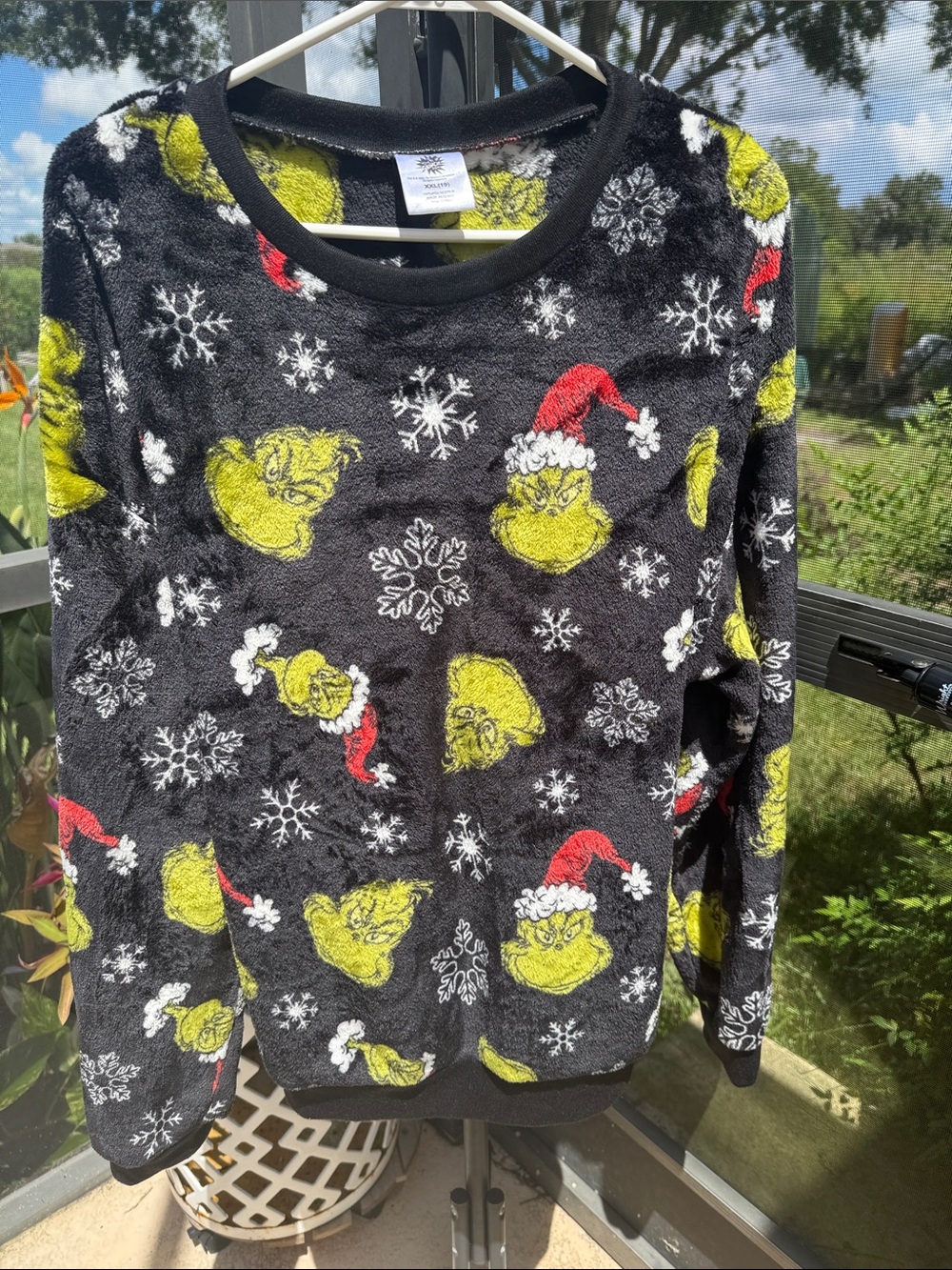 Holiday Crewneck Sweater with Grinch Motif - Black/Green